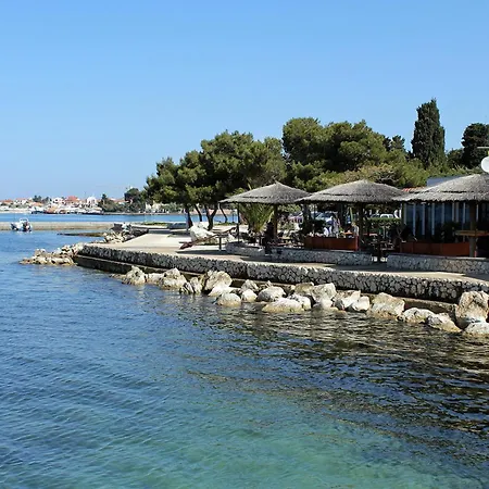 With Parking Space - 22113 扎达尔